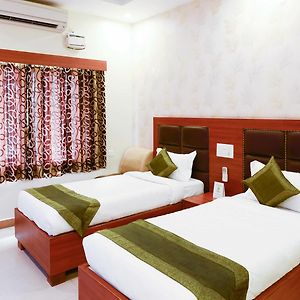 [Sanitized] Deluxe Twin Room